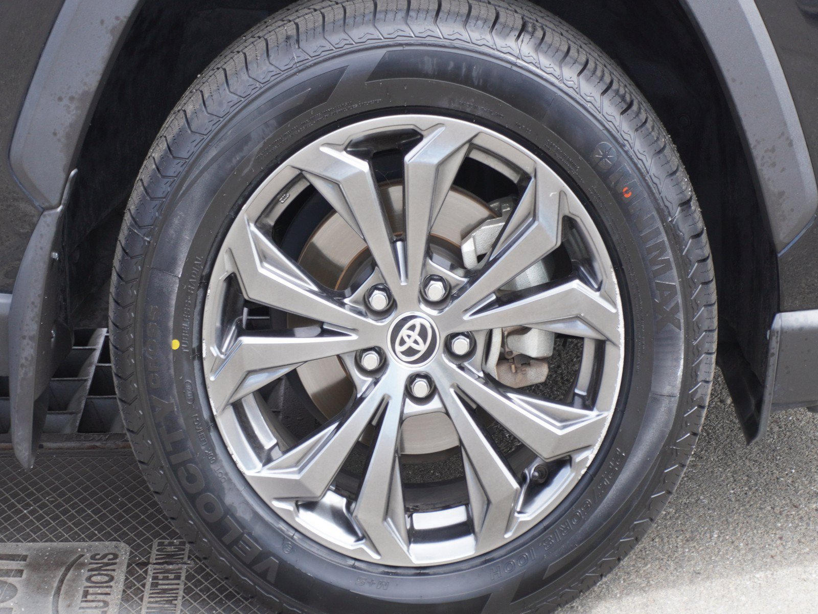 Used 2024 Toyota RAV4 XLE Premium w/ Weather Package AWD/4WD image 5