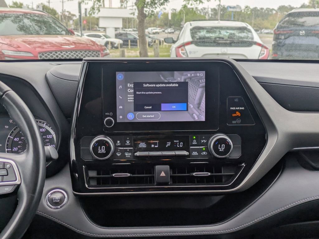 Used 2023 Toyota Highlander LE image 20