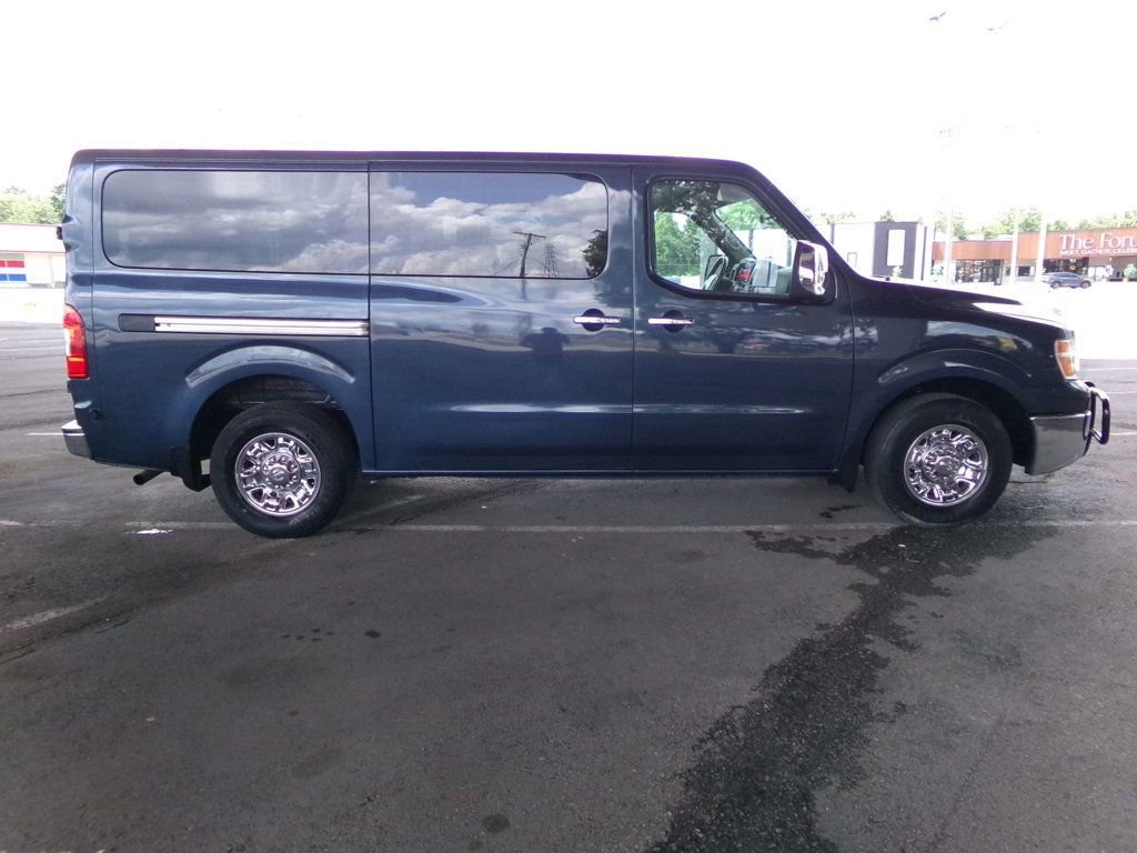 Used 2018 Nissan NV 3500 SL RWD image 5