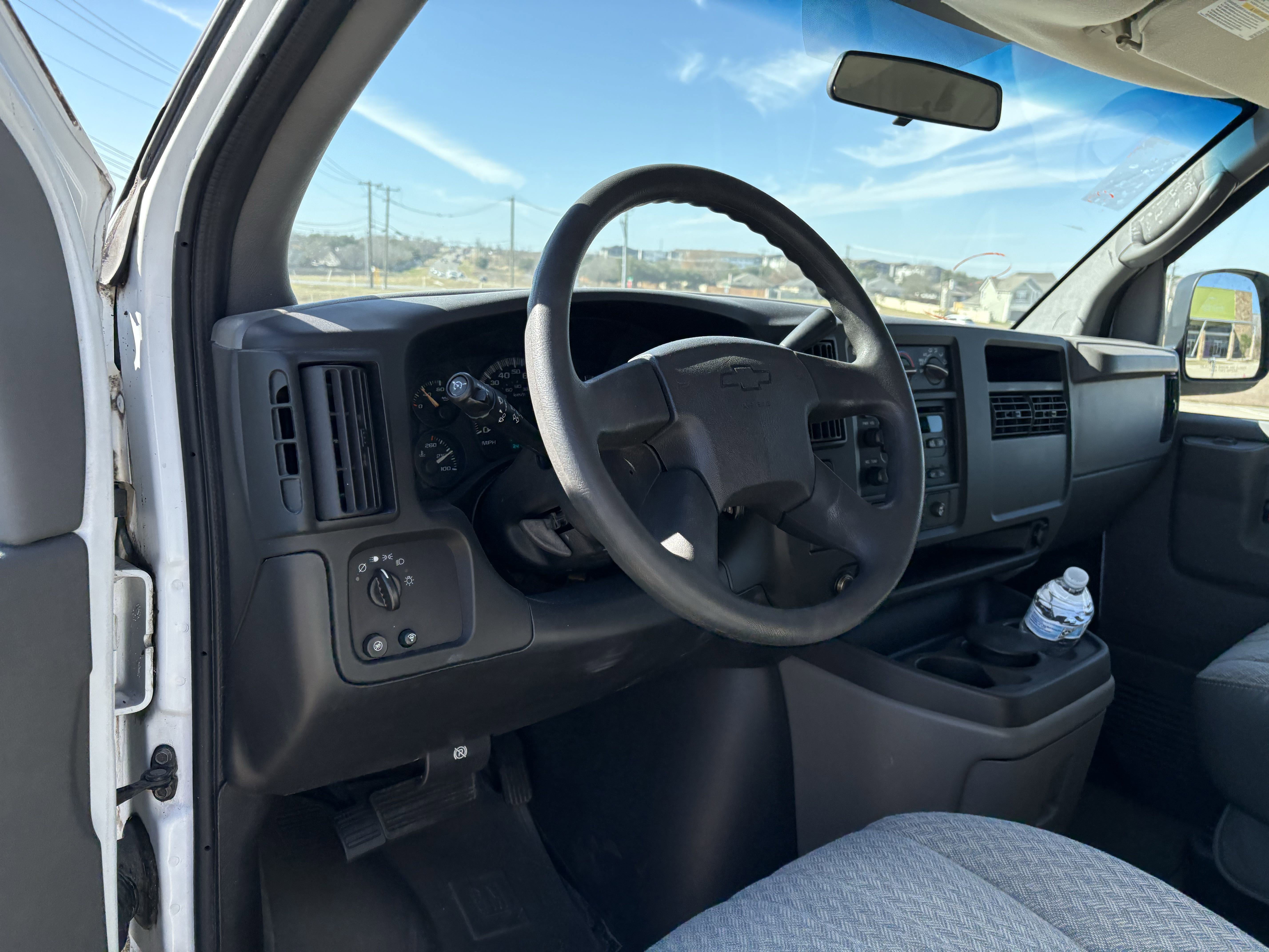 Used 2006 Chevrolet Express 3500 3500 w/ LT Preferred Equipment Group image 12
