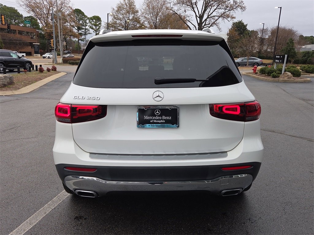 Used 2022 Mercedes-Benz GLB 250 image 4