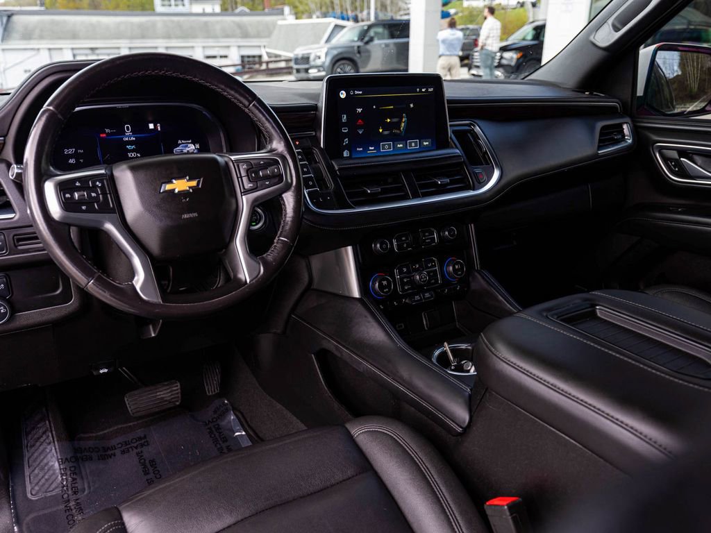 Used 2022 Chevrolet Suburban LT AWD/4WD image 17