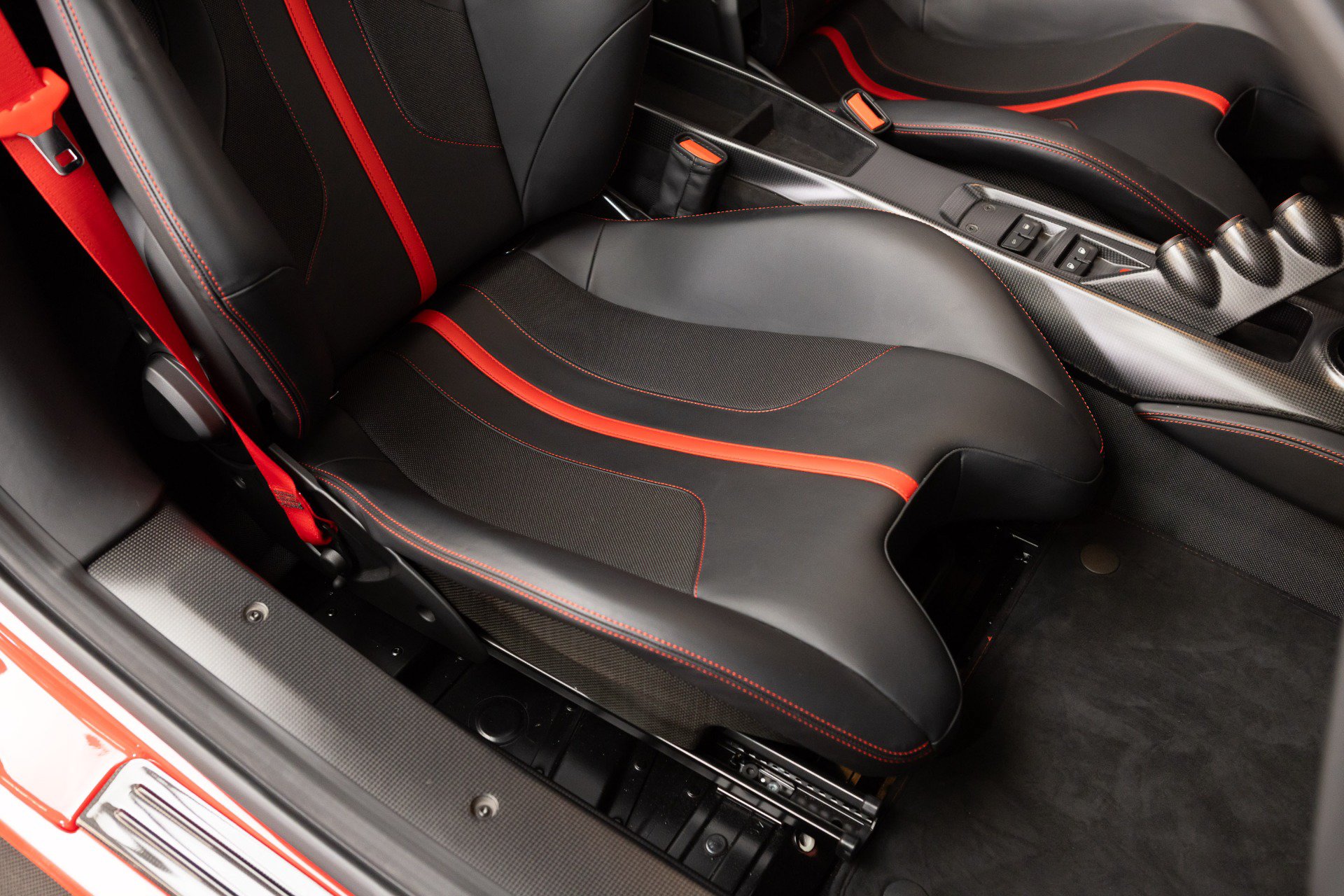 Certified 2020 Ferrari 488 Pista Spider RWD image 89