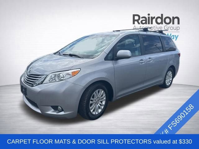 Used 2015 Toyota Sienna XLE w/ XLE Navigation Package FWD image 3