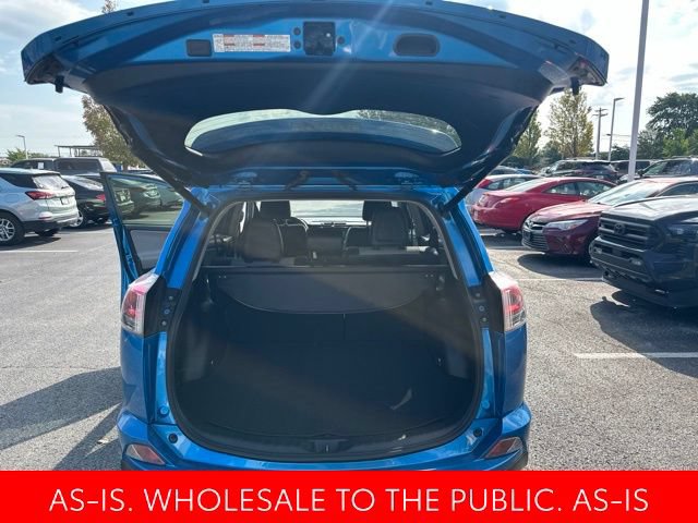 Used 2018 Toyota RAV4 Limited FWD image 11