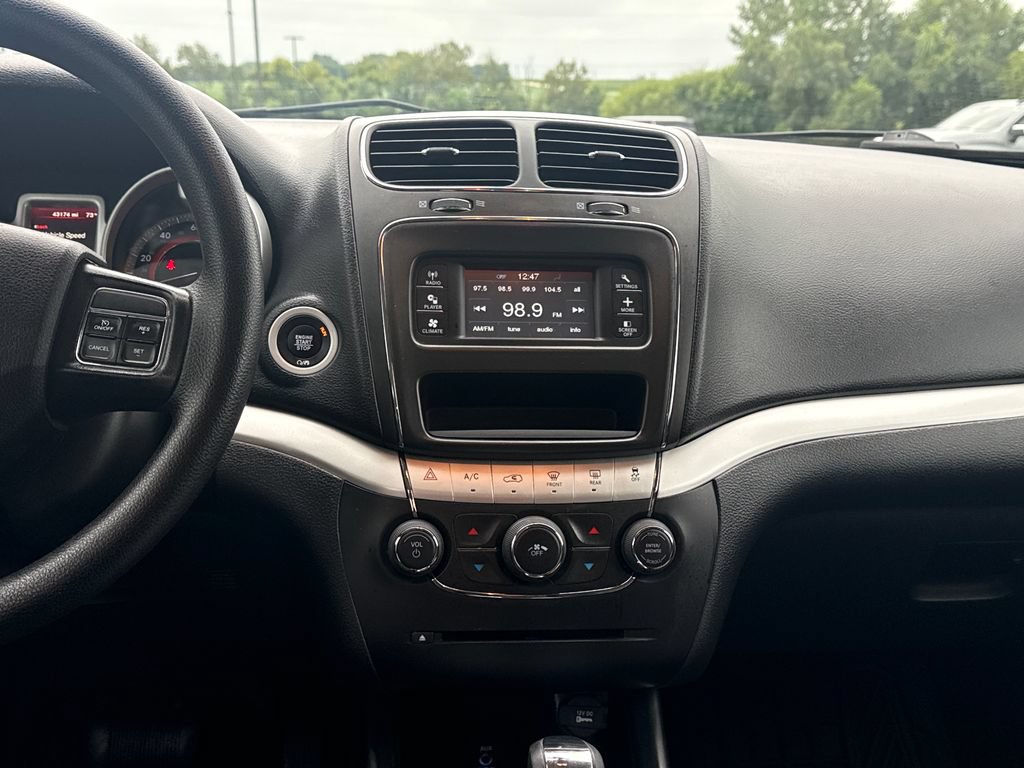 Used 2020 Dodge Journey SE w/ Blacktop Package FWD image 17