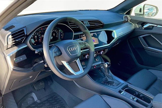 New 2025 Audi Q3 2.0T Premium image 6