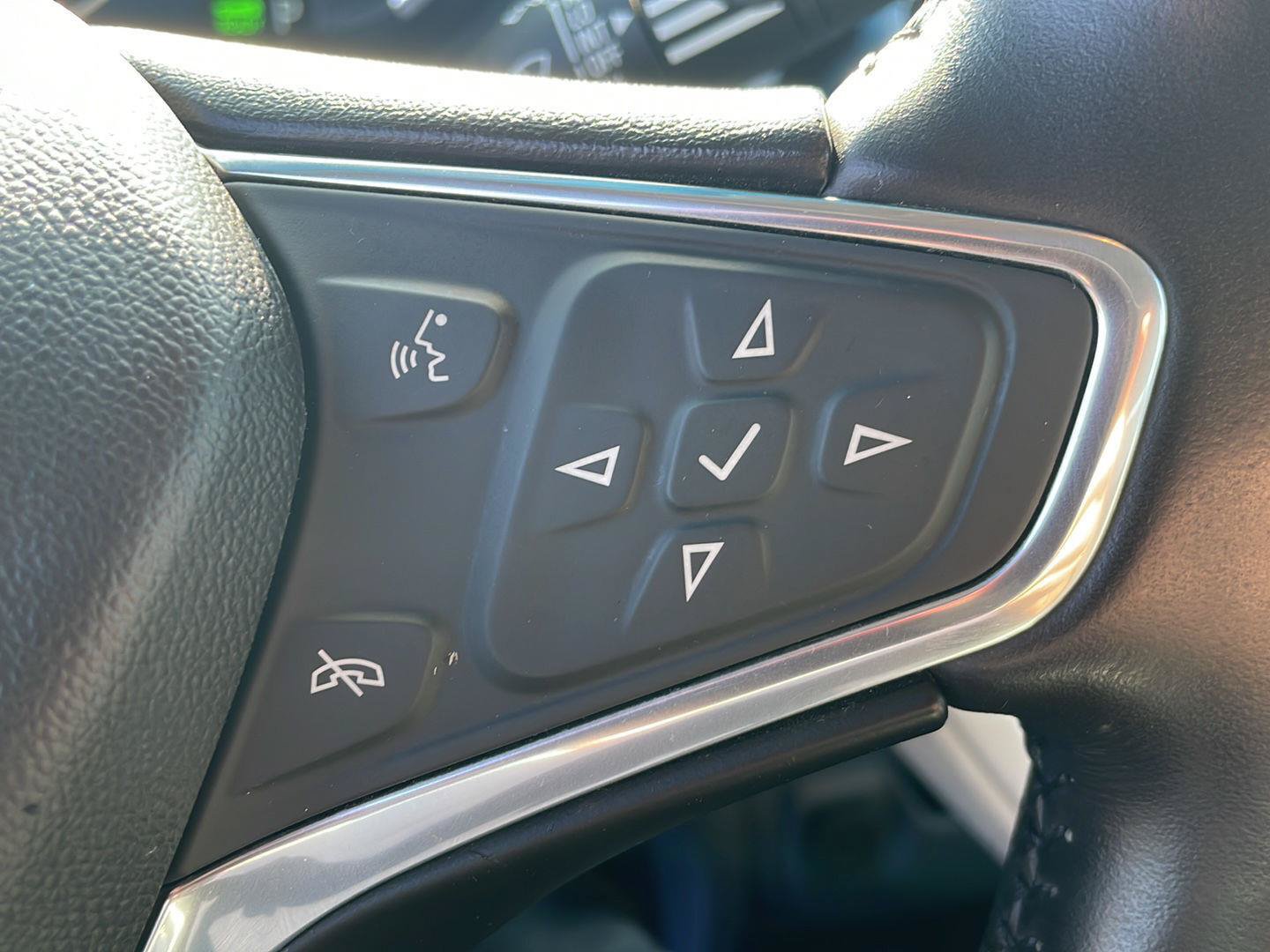 Used 2020 Chevrolet Bolt LT FWD image 15