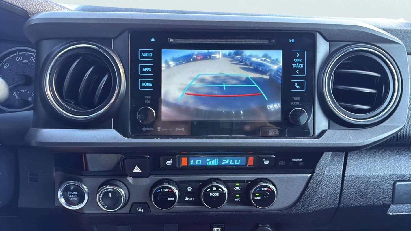 Used 2017 Toyota Tacoma TRD Sport AWD/4WD image 14
