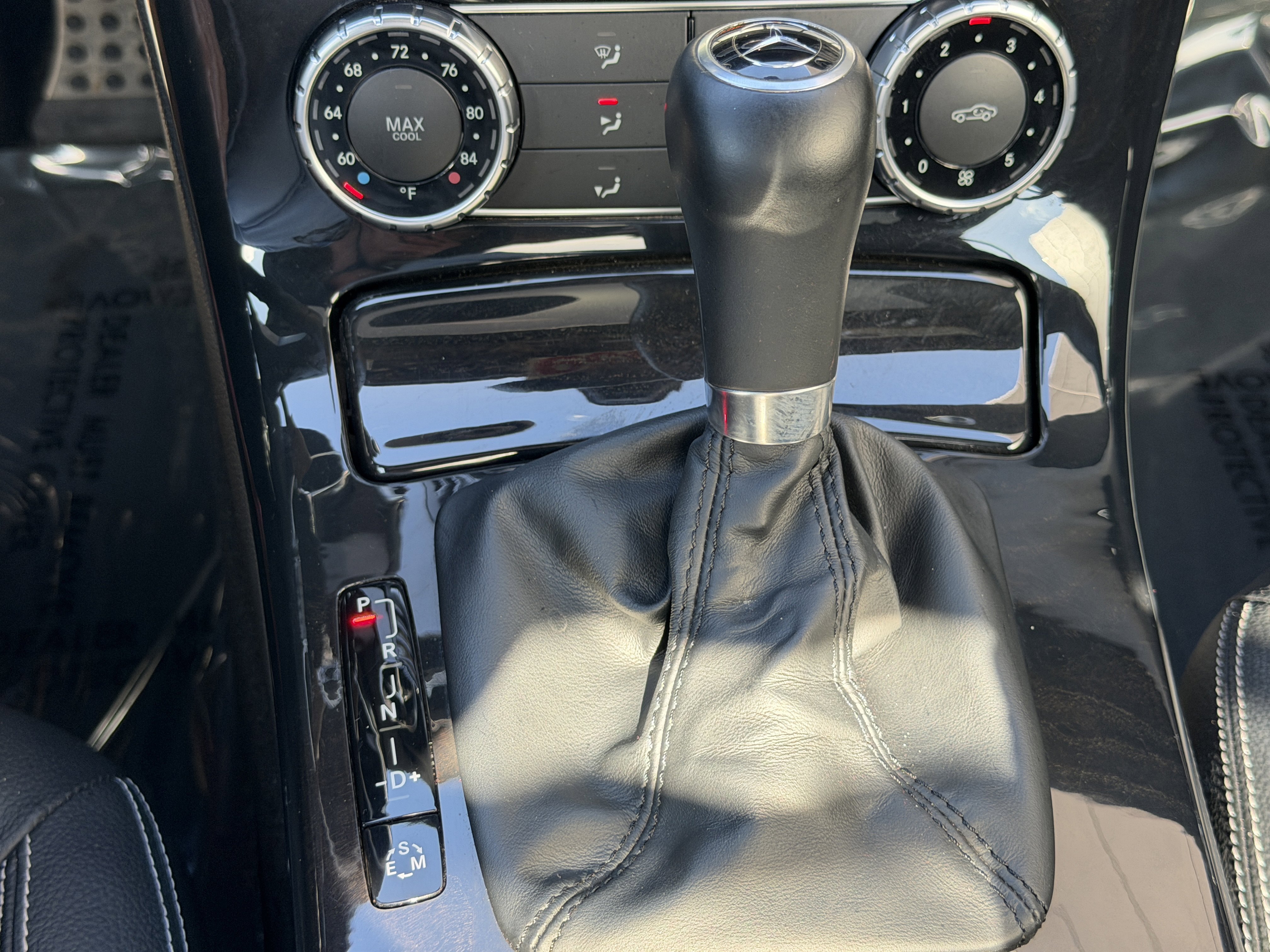 Used 2015 Mercedes-Benz SLK 250 image 26