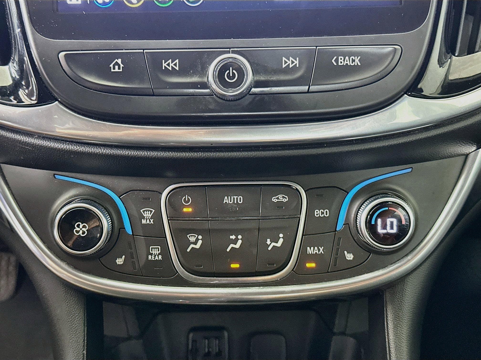 Used 2019 Chevrolet Volt Premier w/ Driver Confidence II Package FWD image 24