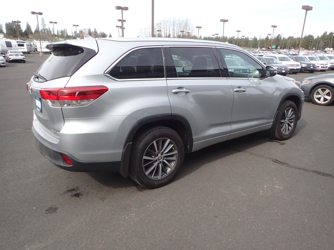 Used 2017 Toyota Highlander XLE AWD/4WD image 5