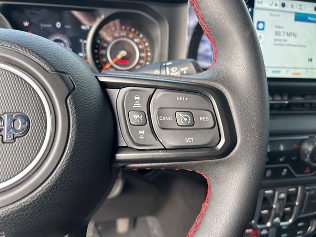 Used 2024 Jeep Gladiator Rubicon w/ Technology Group image 18