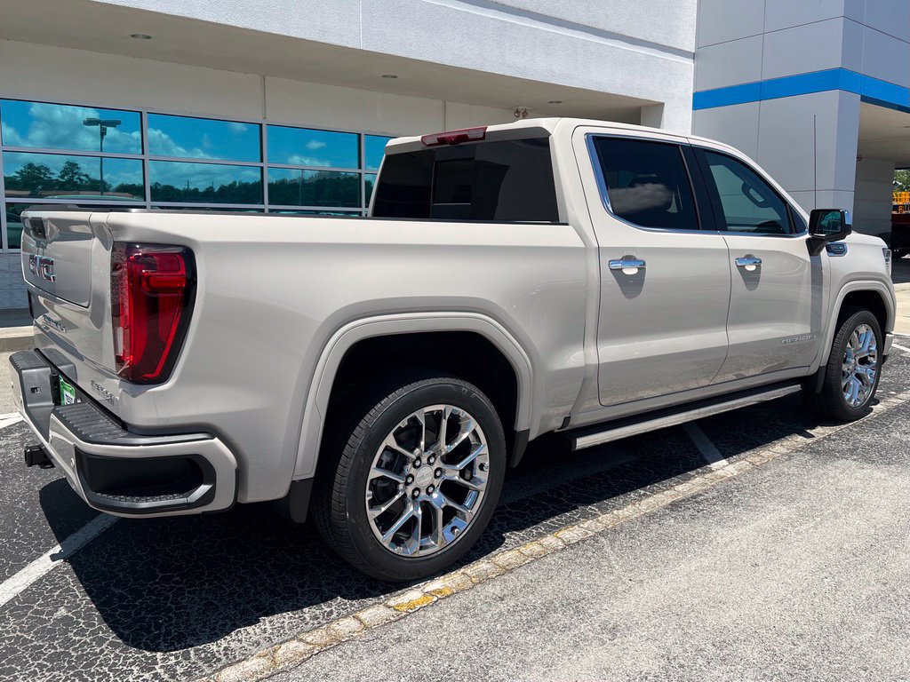 New 2026 GMC Sierra 1500 Denali w/ Denali Reserve Package AWD/4WD image 4