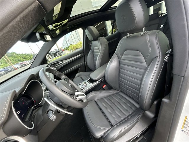 Used 2024 Alfa Romeo Stelvio Veloce image 15