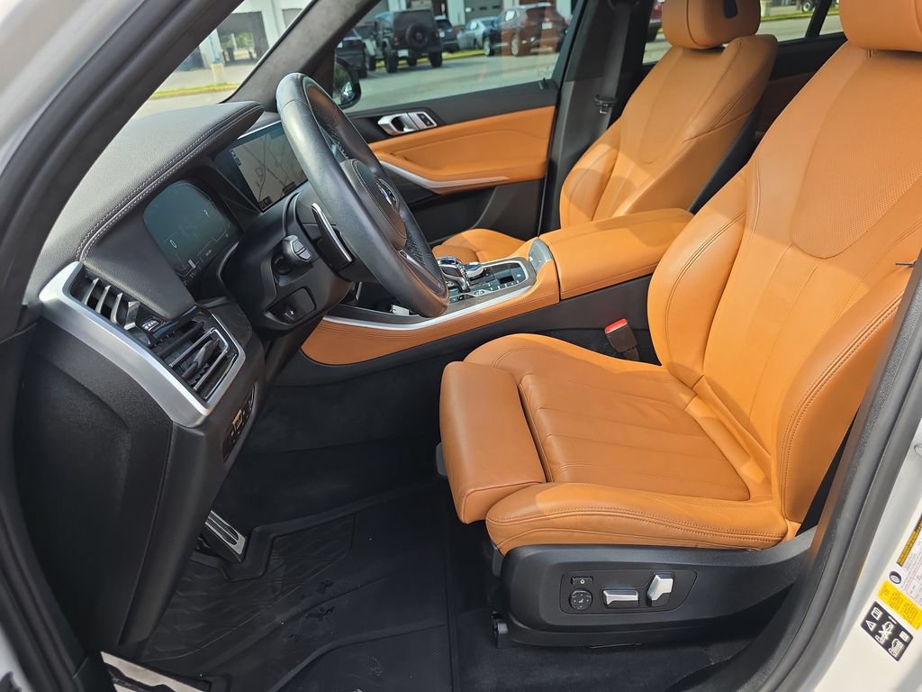 Used 2022 BMW X5 xDrive40i w/ M Sport Package AWD/4WD image 12