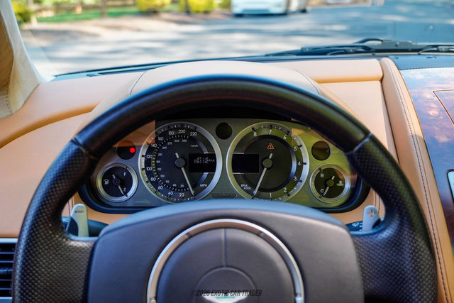 Used 2008 Aston Martin V8 Vantage Roadster RWD image 26