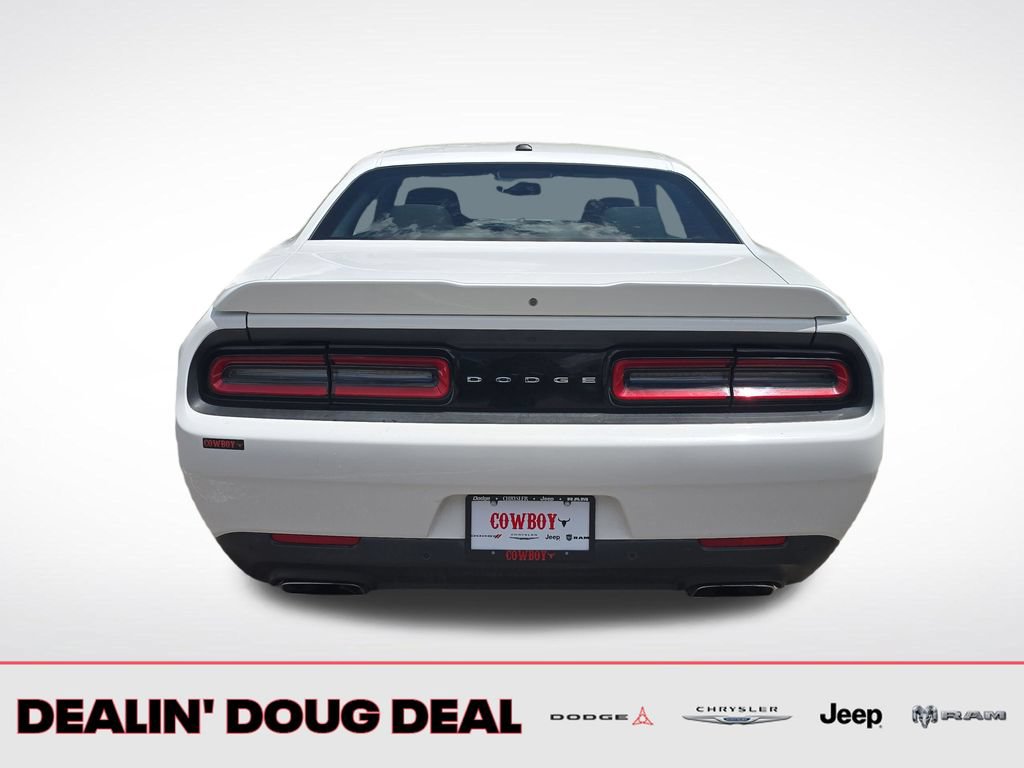 Used 2022 Dodge Challenger R/T RWD image 4
