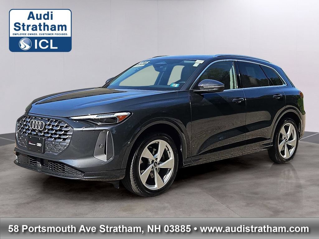 Certified 2025 Audi Q5 Prestige AWD/4WD image 1