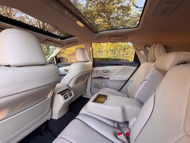 Used 2015 Toyota Venza XLE w/ XLE Premium Package FWD image 35