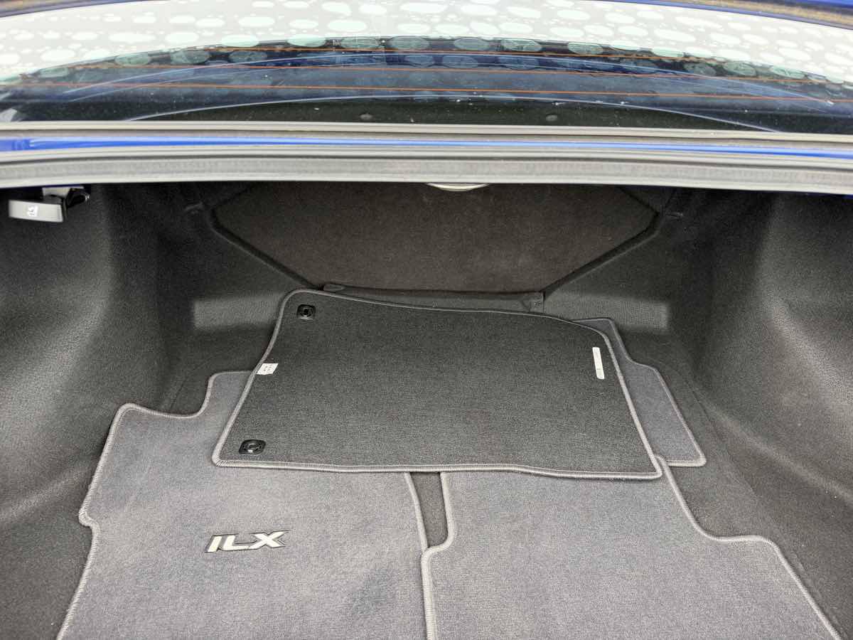 Used 2017 Acura ILX FWD image 23