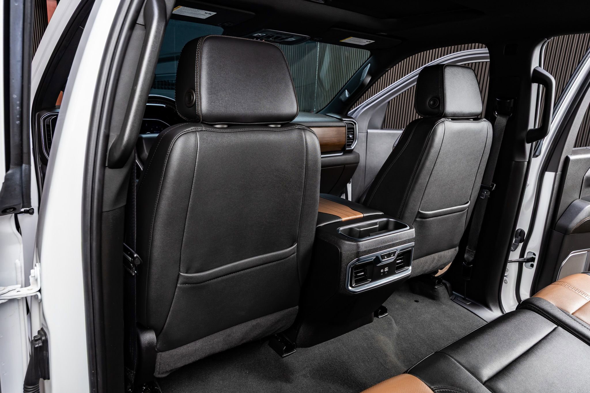 Used 2024 Chevrolet Silverado 1500 High Country image 33