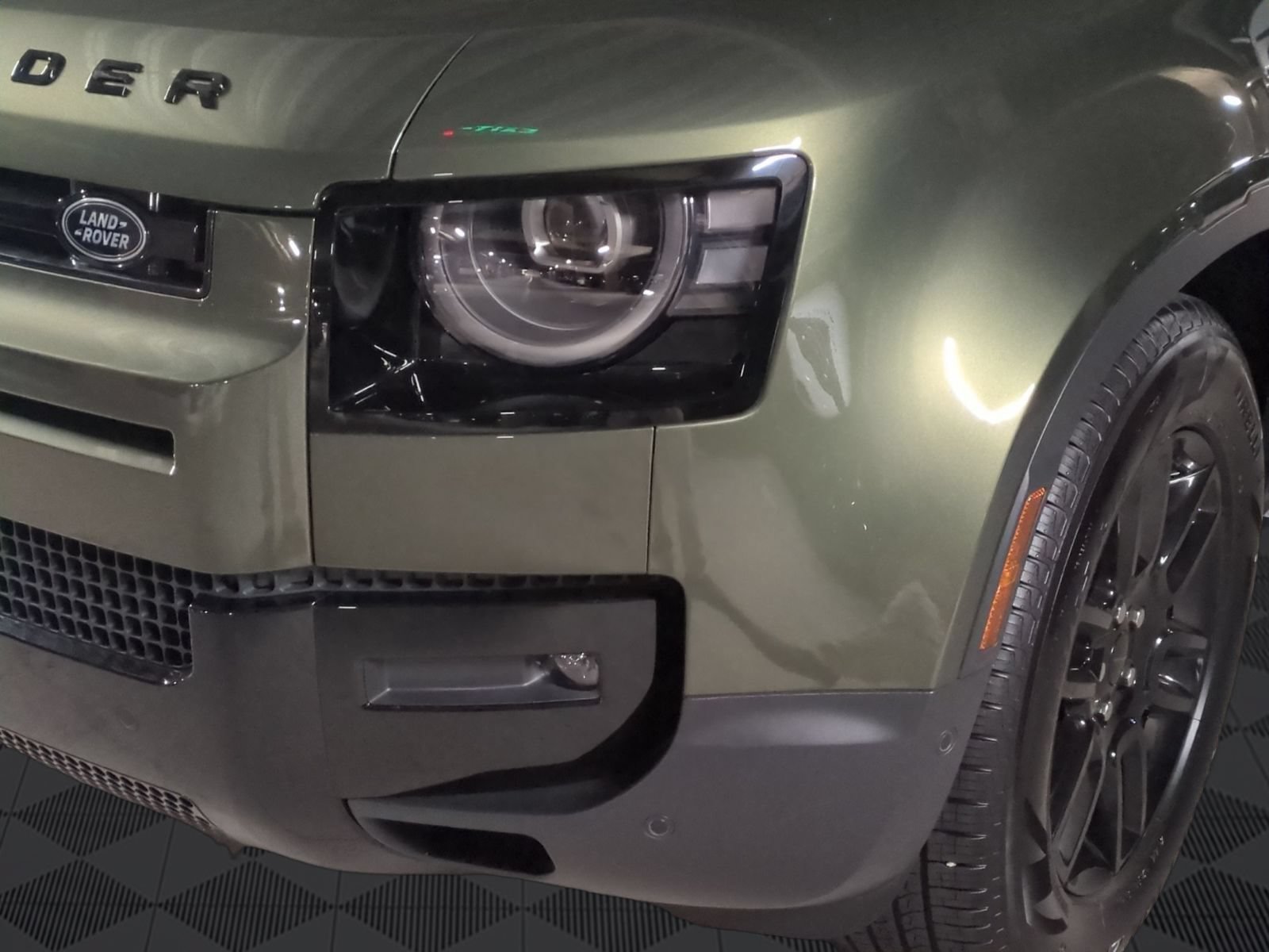New 2026 Land Rover Defender 110 S AWD/4WD image 10