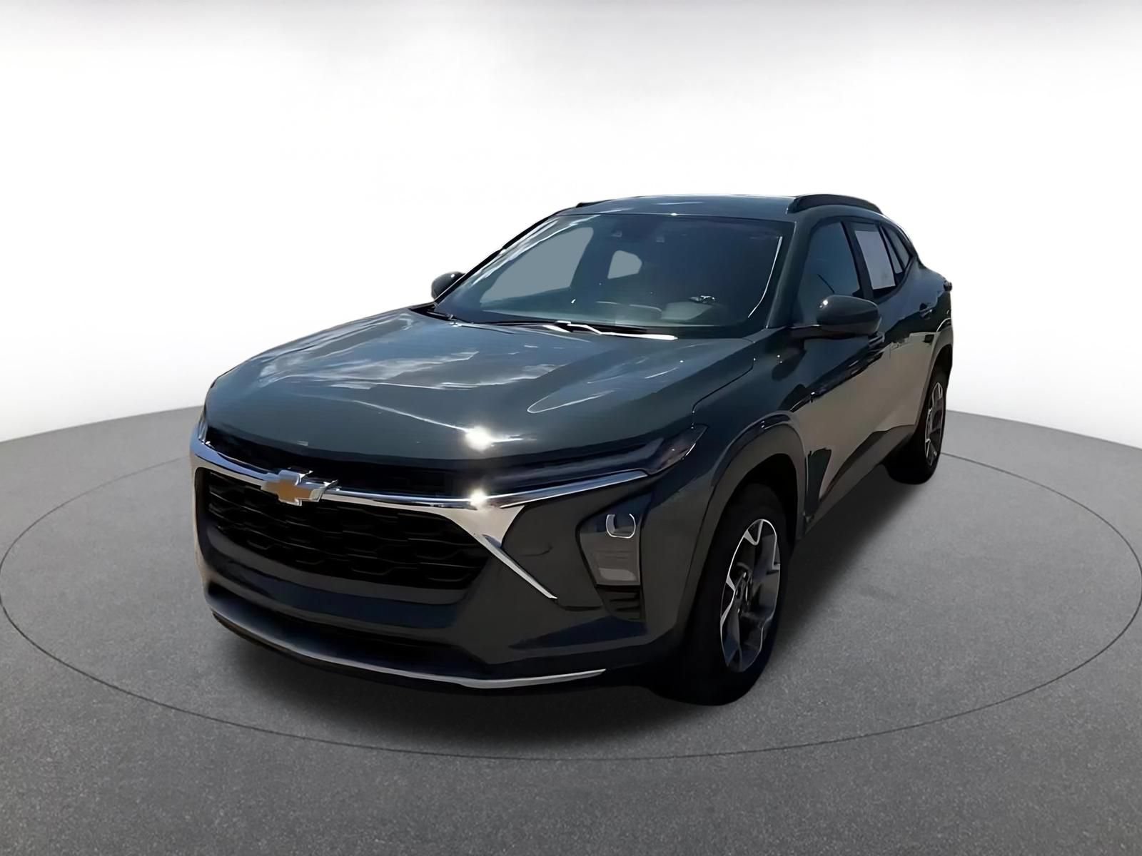Used 2025 Chevrolet Trax LT w/ LT Convenience Package FWD image 7