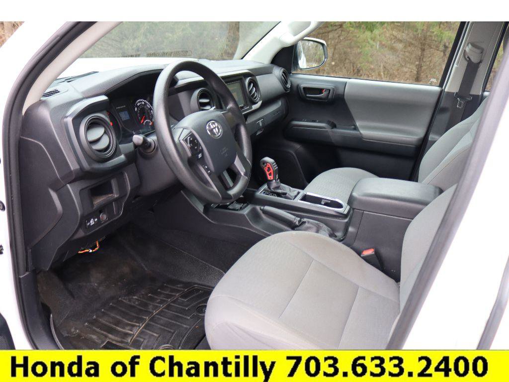 Used 2017 Toyota Tacoma SR image 19