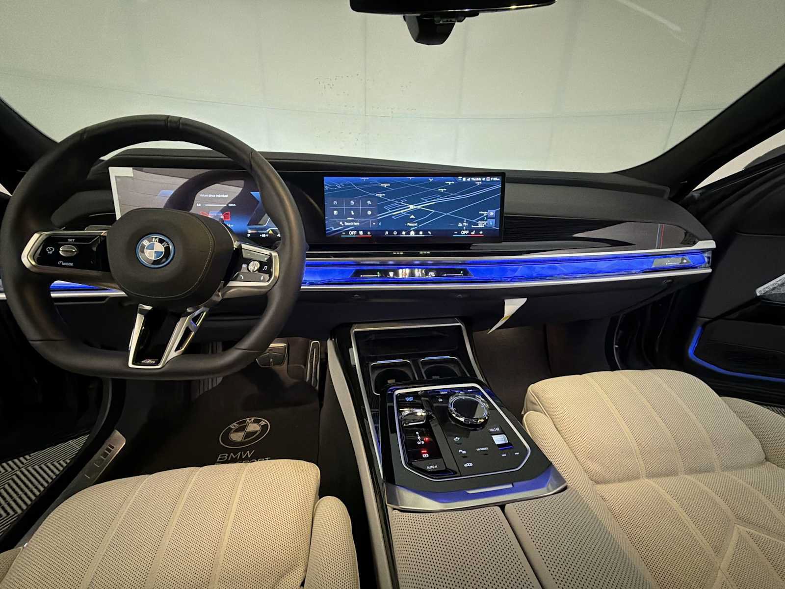 Used 2026 BMW i7 xDrive60 AWD/4WD image 16