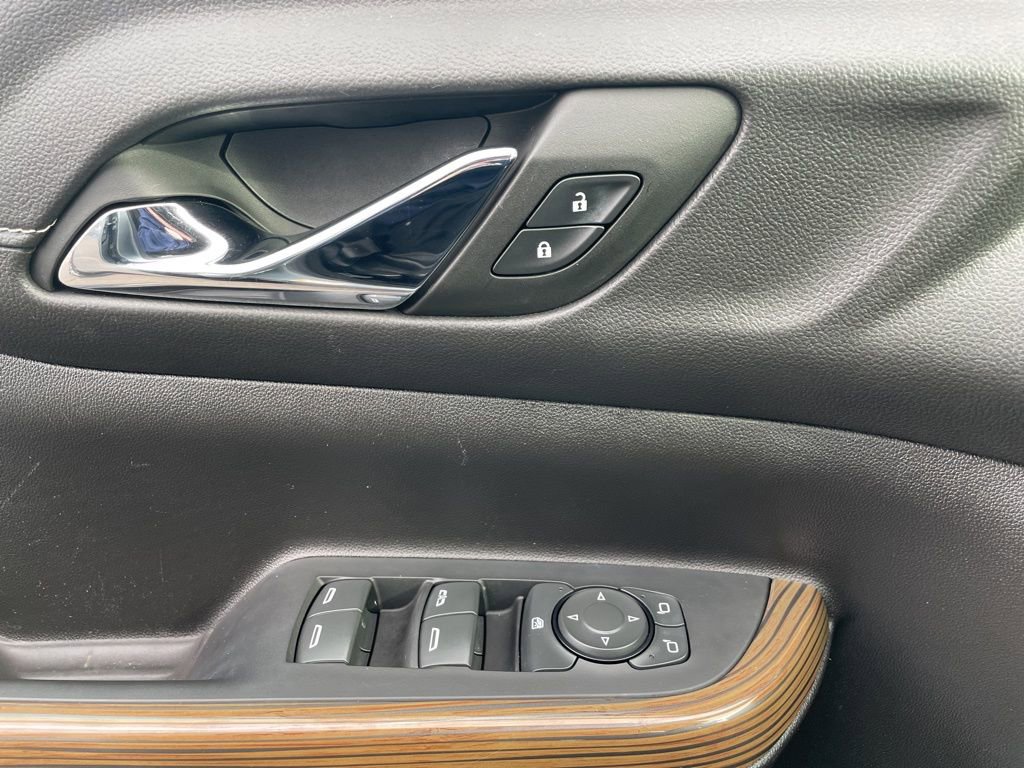 Used 2023 GMC Acadia SLE image 28