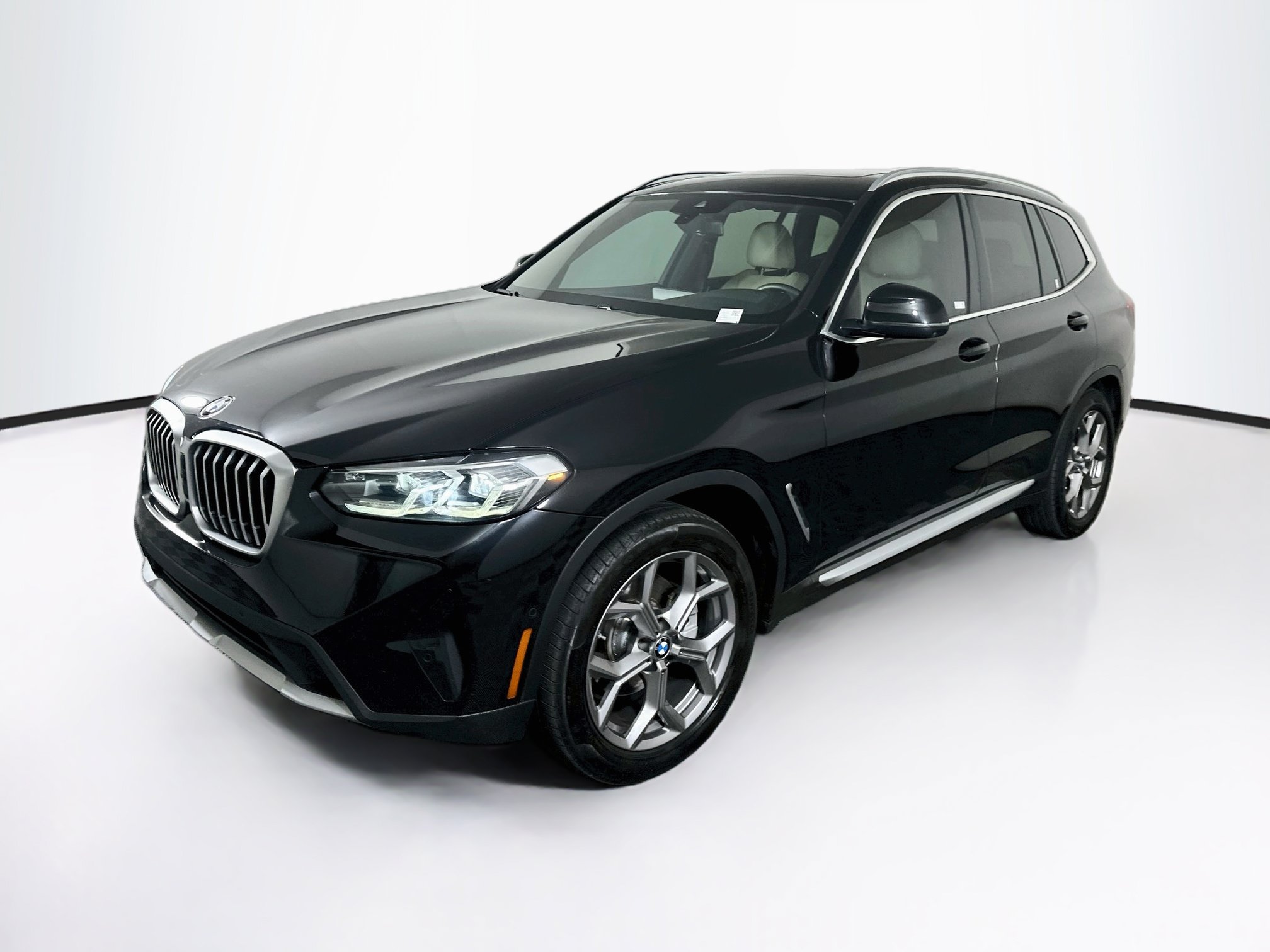 Used 2024 BMW X3 sDrive30i w/ Convenience Package RWD image 3