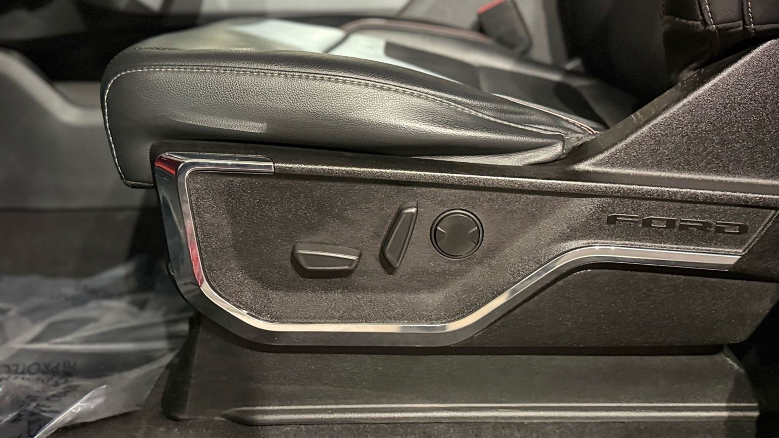 Used 2023 Ford F150 Lariat image 38