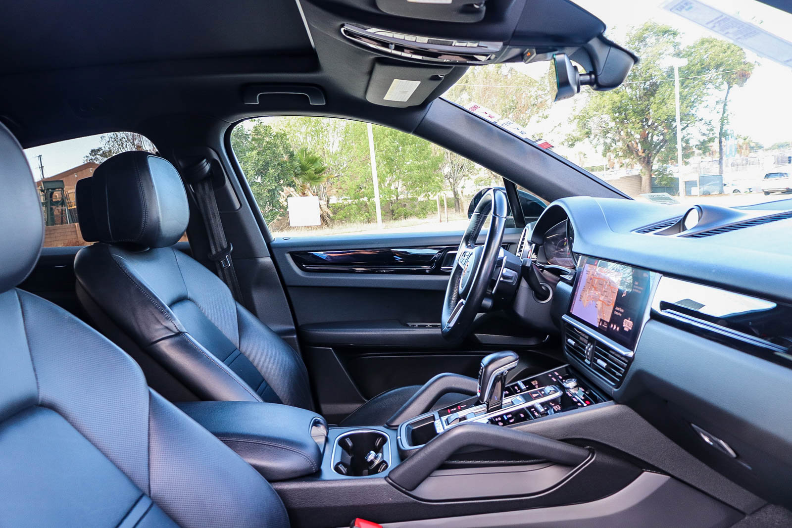 Used 2021 Porsche Cayenne Base image 18