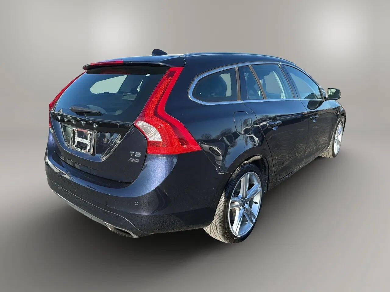 Used 2016 Volvo V60 T5 Platinum AWD/4WD image 7