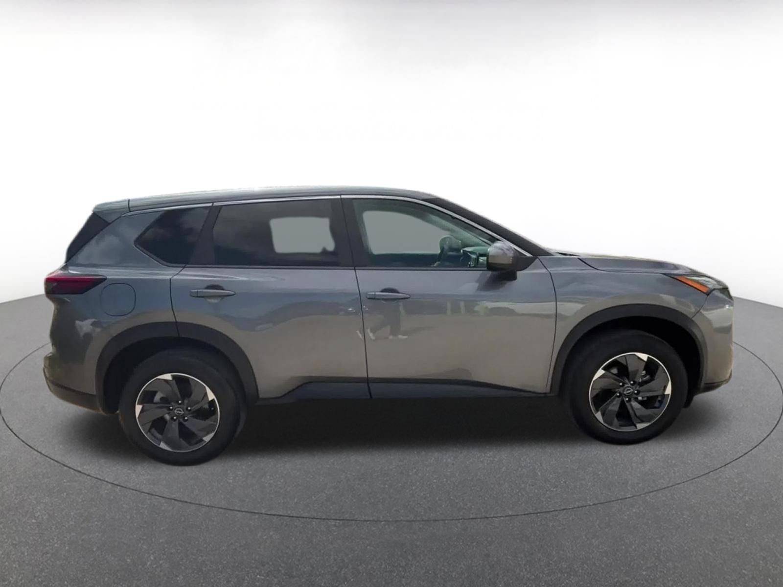 Used 2025 Nissan Rogue SV FWD image 16