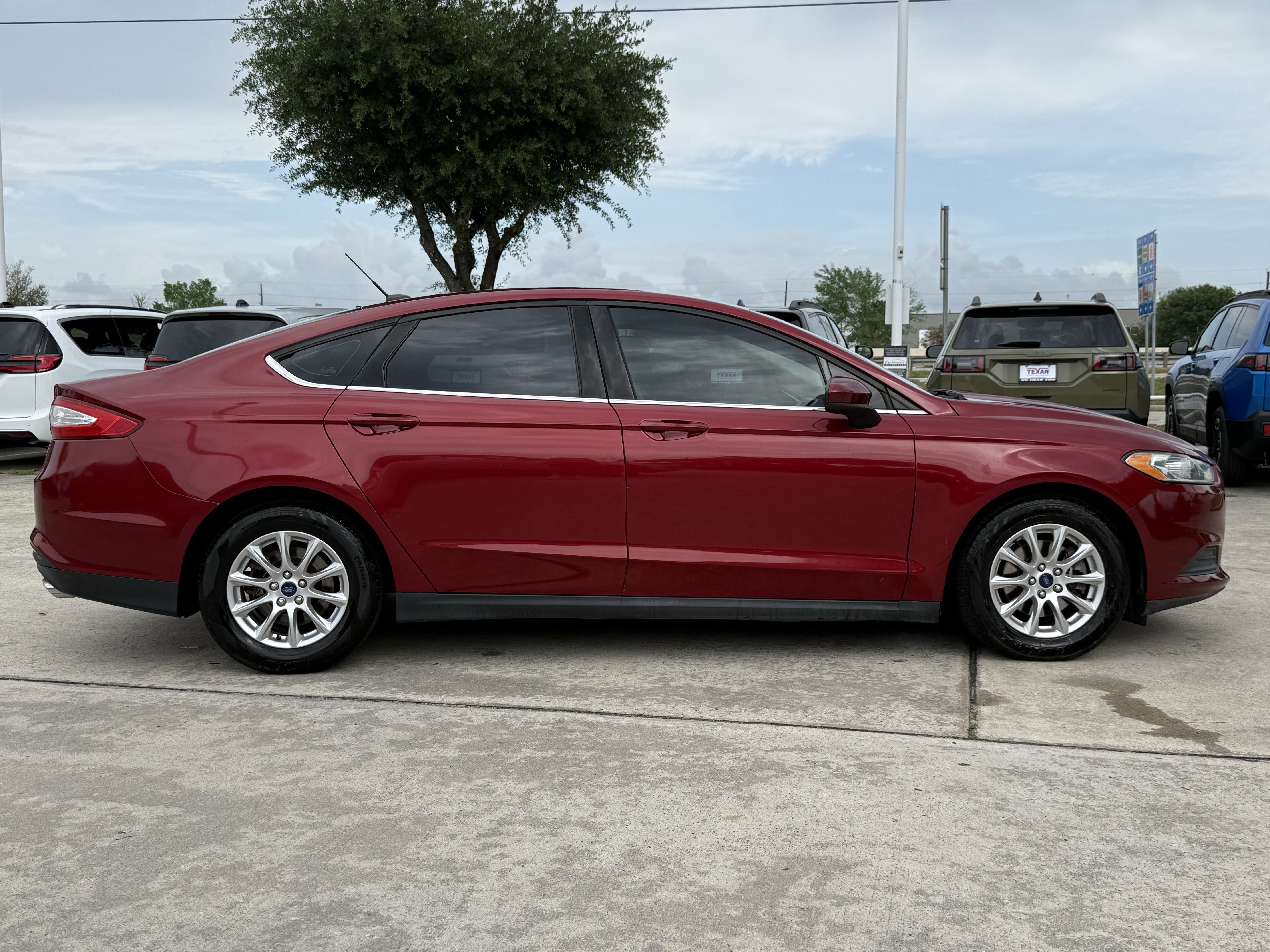 Used 2015 Ford Fusion S image 3