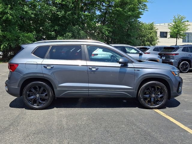 Certified 2022 Volkswagen Taos SE AWD/4WD image 12