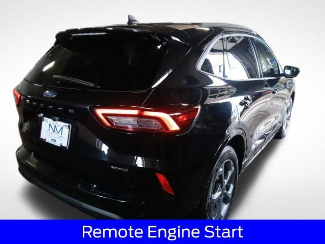 Certified 2023 Ford Escape ST-Line w/ Tech Pack #1 AWD/4WD image 9