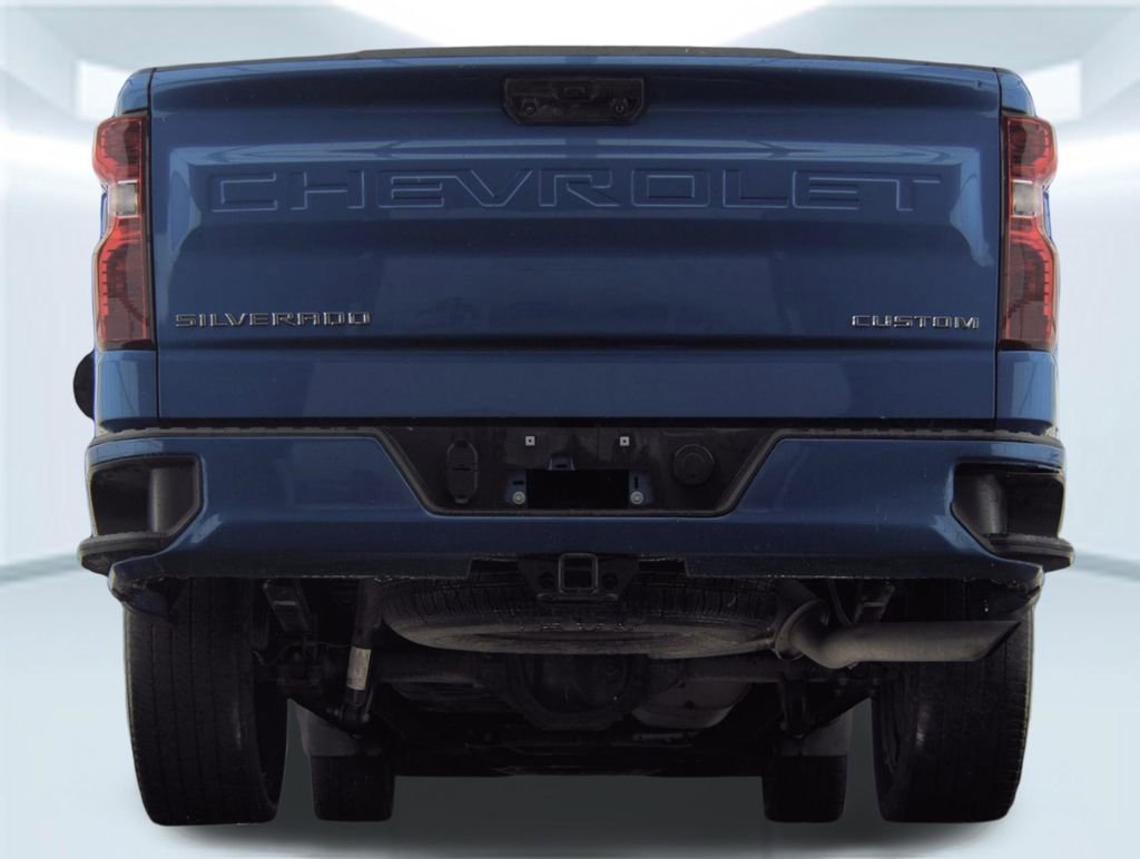 Used 2023 Chevrolet Silverado 1500 Custom image 10