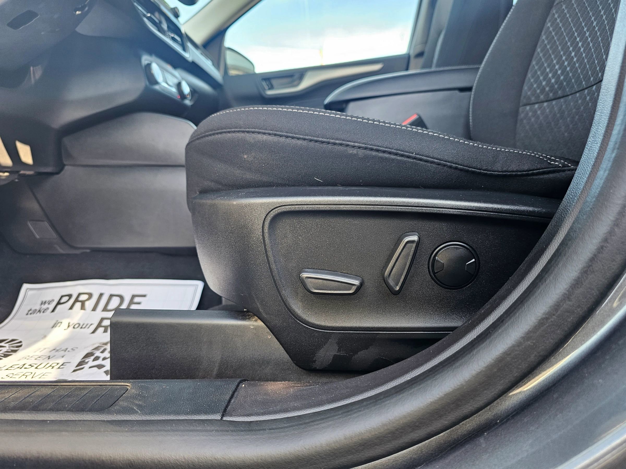 Used 2023 Ford Escape Active AWD/4WD image 30