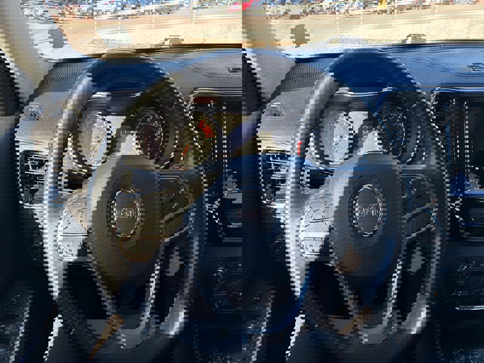 Used 2019 Jeep Cherokee Limited image 19