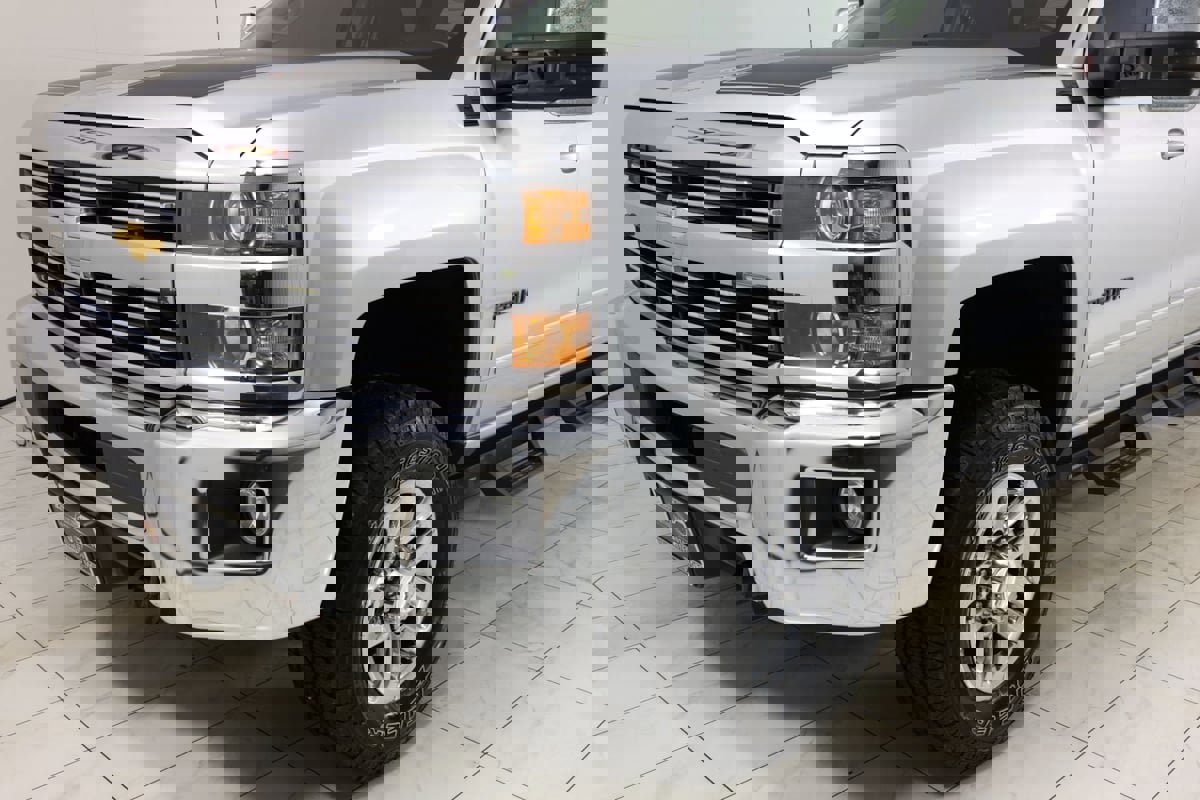 Used 2016 Chevrolet Silverado 2500 LT w/ LT Convenience Package image 46