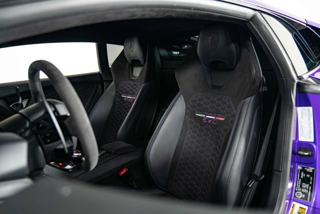Used 2021 Lamborghini Huracan EVO RWD image 16