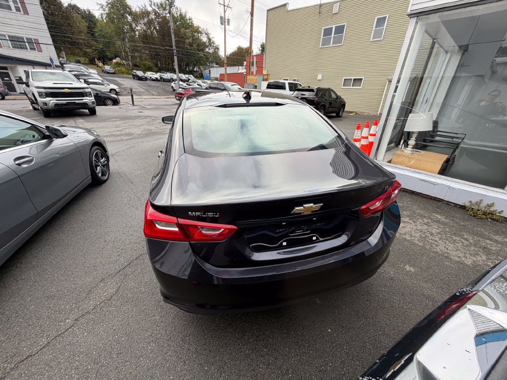 Used 2023 Chevrolet Malibu LT FWD image 4