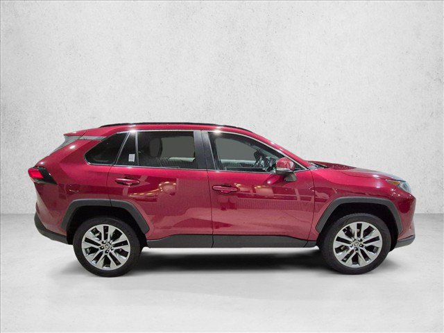 Certified 2019 Toyota RAV4 XLE Premium FWD image 4