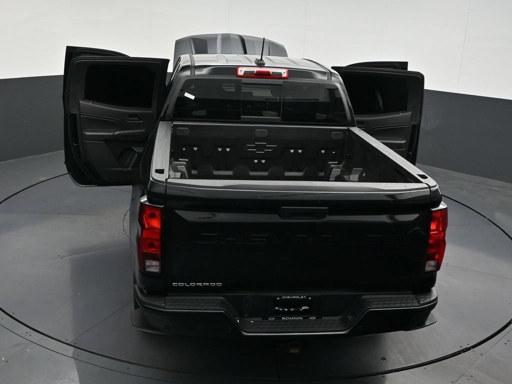 Used 2025 Chevrolet Colorado W/T RWD image 37