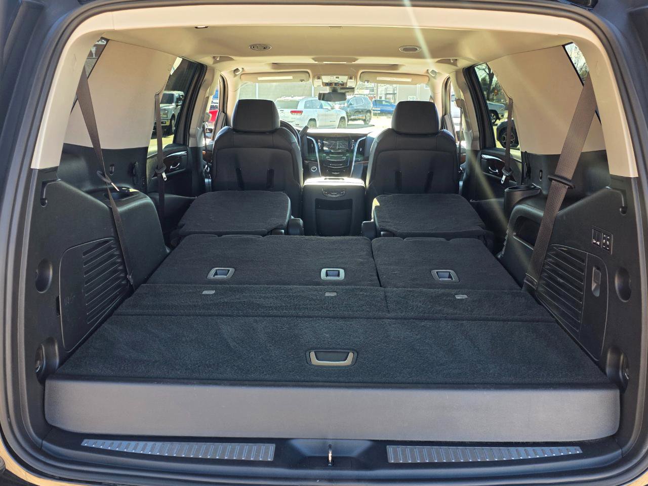 Used 2020 Cadillac Escalade Luxury image 23