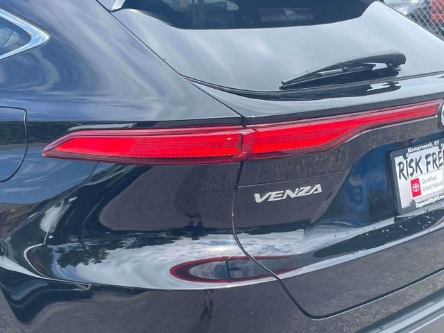 Certified 2023 Toyota Venza LE AWD/4WD image 13