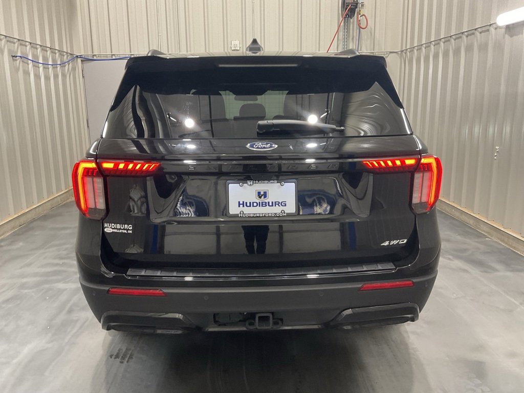 Used 2025 Ford Explorer ST-Line w/ ST-Line Street Pack image 23
